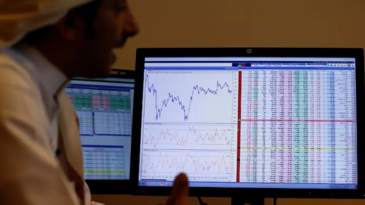 The stock markets of several Gulf countries showed significant divergence on Monday