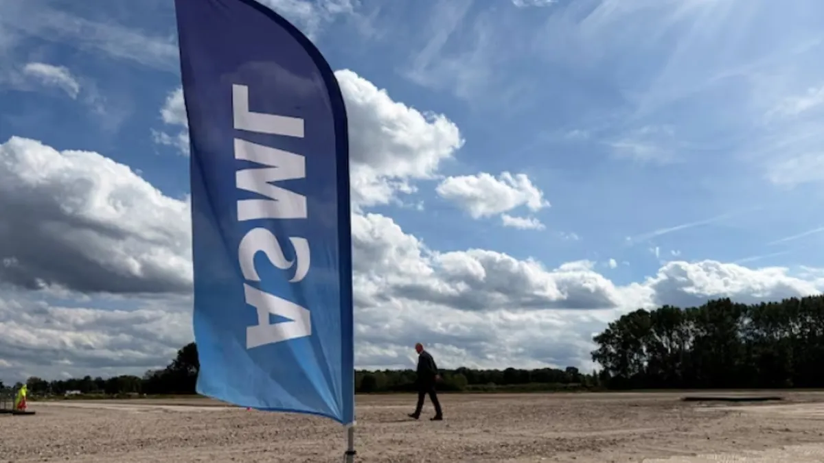 ASML has secured large-scale customer orders and has strengthened its position as the industry leader through new technologies